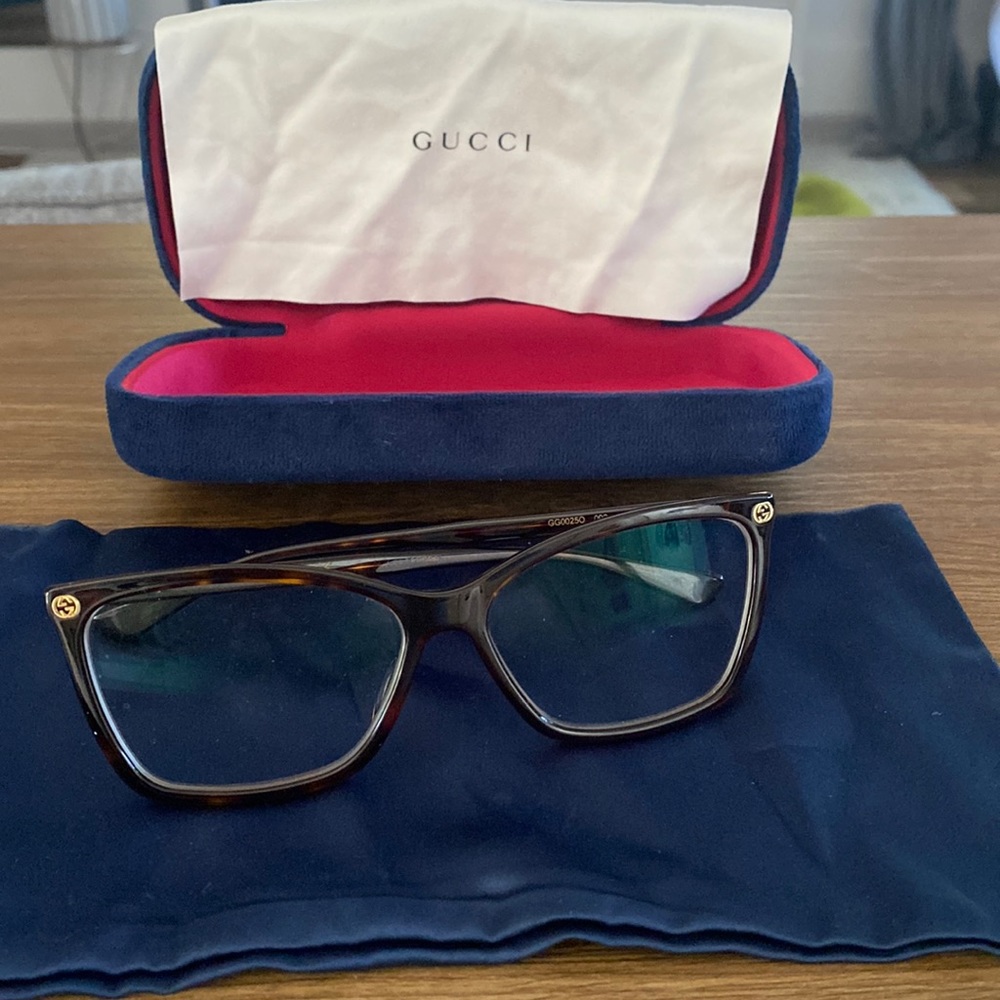 Gucci women’s eye glasses